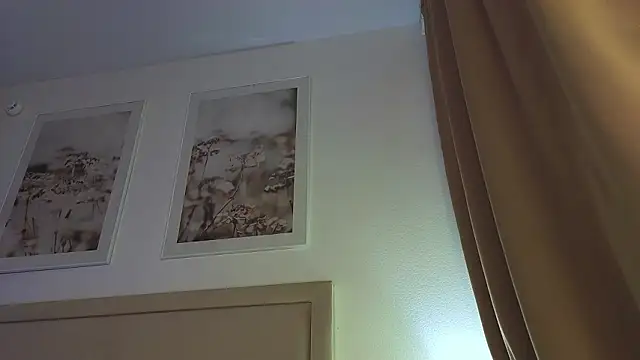 Lili_Roze_ live sex cam