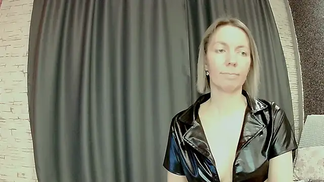 Amanda_Luxe's cam snapshot