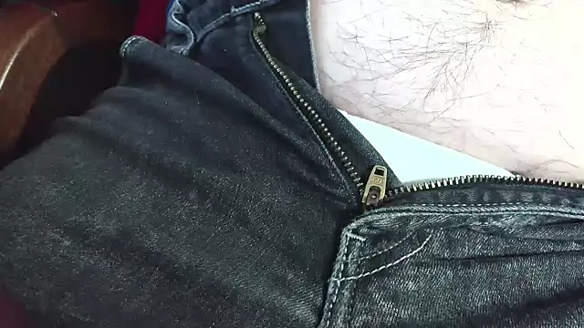 hairyandtiny live sex cam