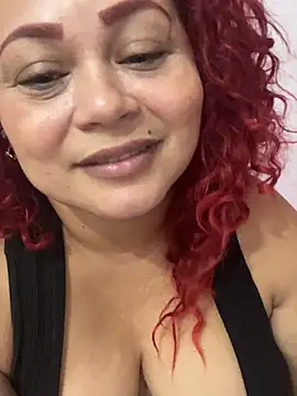 Red_milf_love's cam snapshot