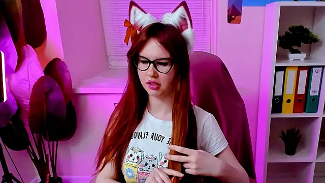 CarolGiggly live sex cam