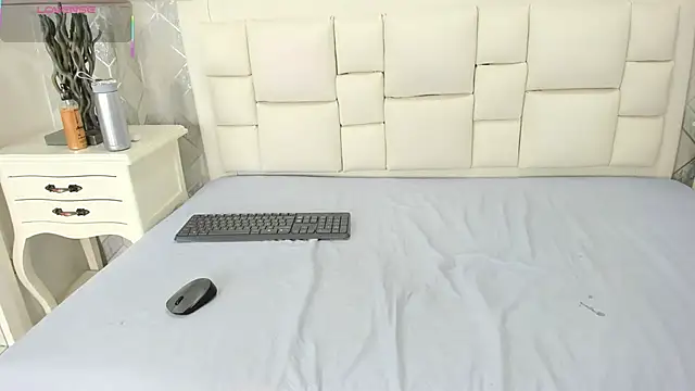 naia_cox's cam snapshot