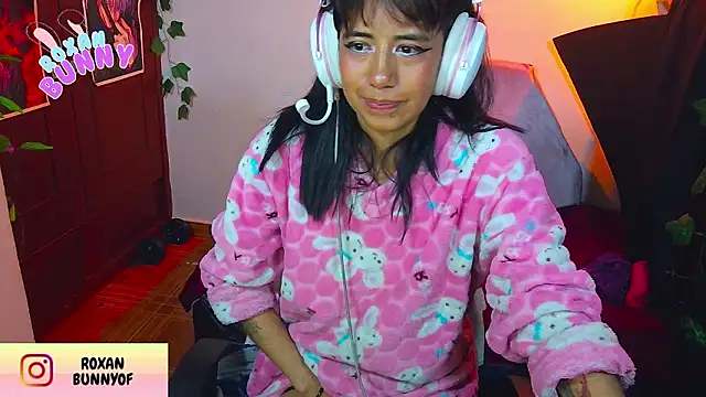 Roxanbunny1's cam snapshot