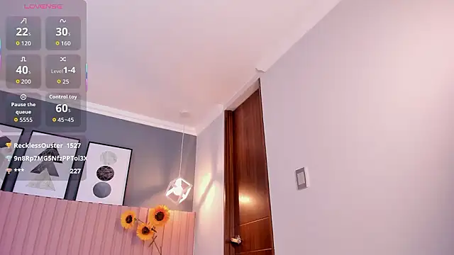 Nina_Ford's cam snapshot