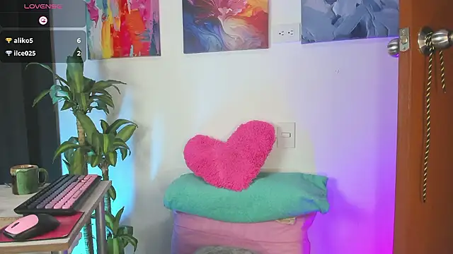 Cassie_fletcher_'s cam snapshot