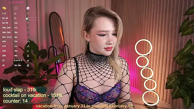 LauraWifeness live sex cam