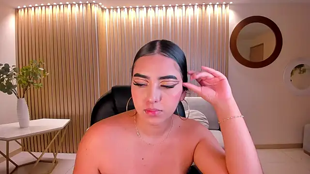 SophieLanne live sex cam