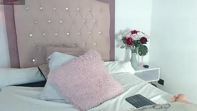 AnnadirtyXo live sex cam