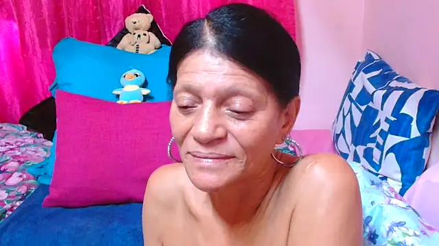 SLUTTYROXY live sex cam