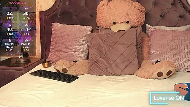 JaneDevine's cam snapshot