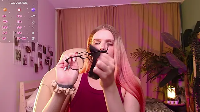 Gretchen_Mol's cam snapshot