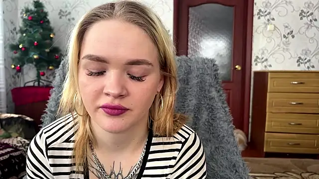 MichaelaStruckhoff live sex cam