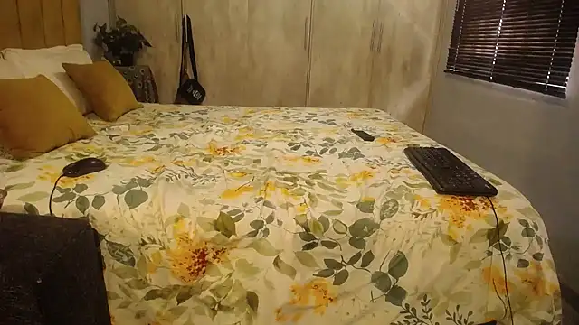 AssQueen90's cam snapshot