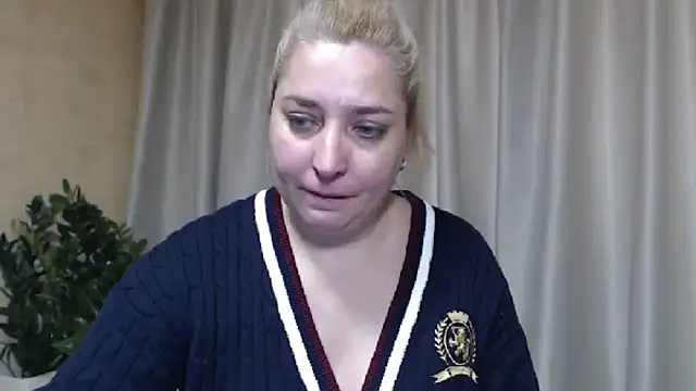 sweetpussy13's cam snapshot