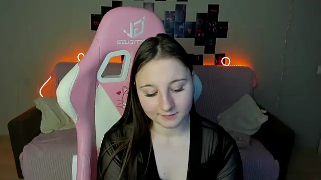 EvaxCharm's cam snapshot