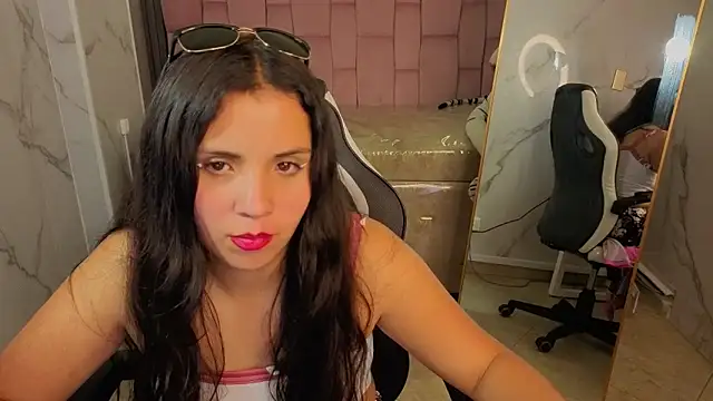 Dulce17_b's cam snapshot