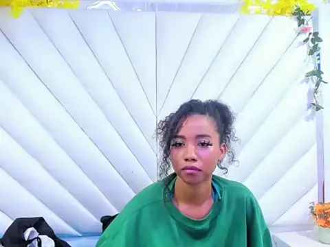 Lunaa_Brunettee's cam snapshot