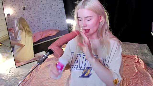 Lillie_Berry's cam snapshot