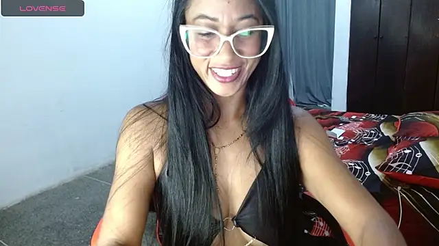 Emiliklauss22's cam snapshot