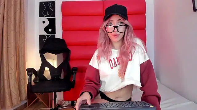 Oliviamonroex18's cam snapshot