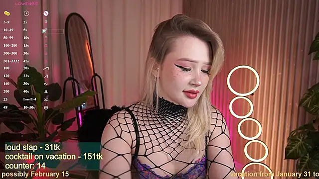 LauraWifeness live sex cam