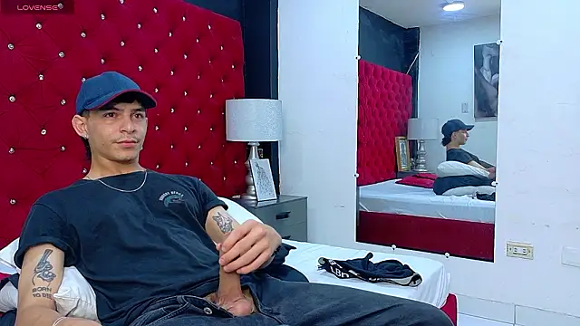 Logan_Woods's cam snapshot