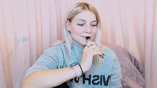 FoxyKathryn's cam snapshot