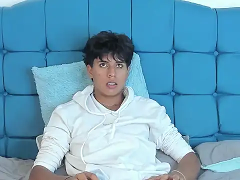 Valentino_Lane live sex cam