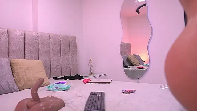 violeta_aroca's cam snapshot