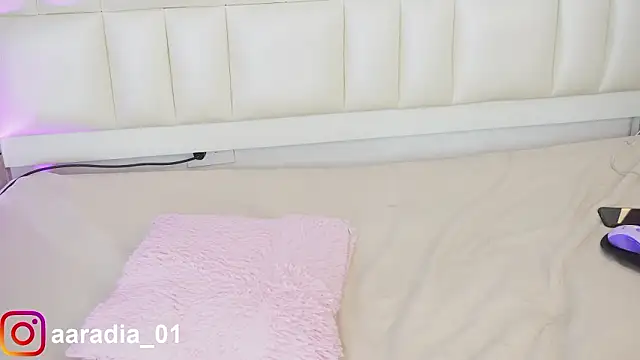 Anais_aradia live sex cam
