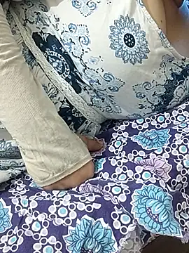 mallupriyapriya's cam snapshot