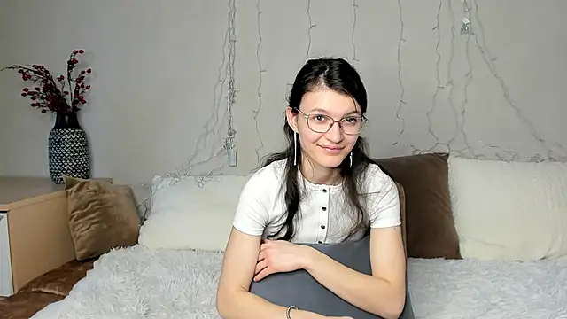 ThoraMarola's cam snapshot