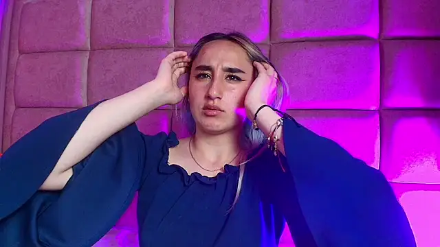 CharlotteStuart's cam snapshot