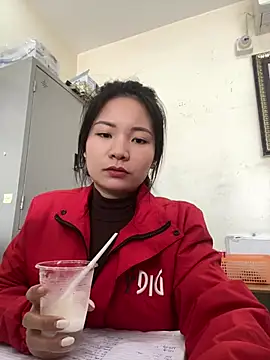 Bee_Yellow00's cam snapshot