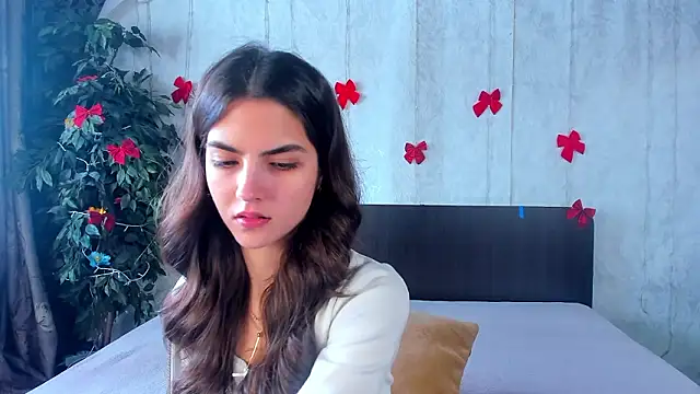 Milana_Crystal_ live sex cam