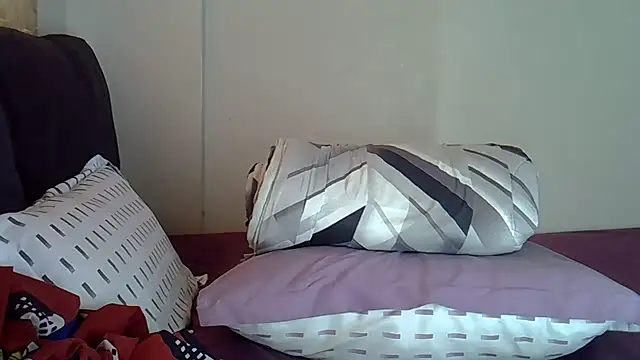 AddictiveAssCurves's cam snapshot