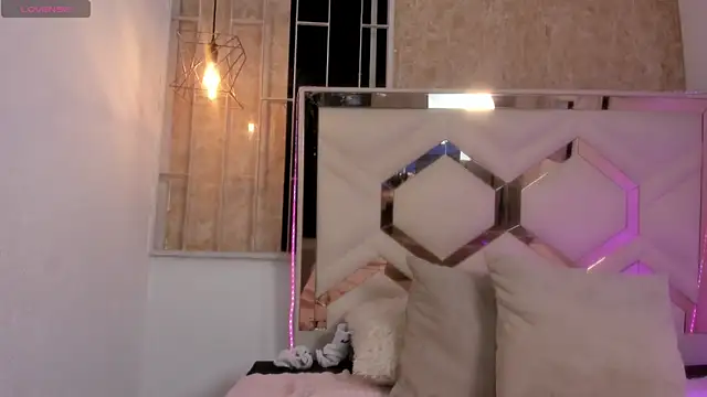 Venuss1_ live sex cam