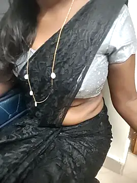 Tamilmallu-duskygirl03's cam snapshot