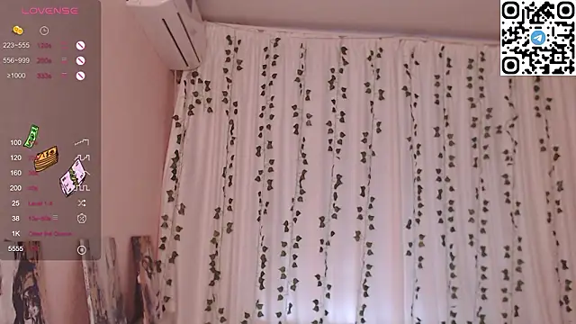 Nutsy_and_Stephanie live sex cam