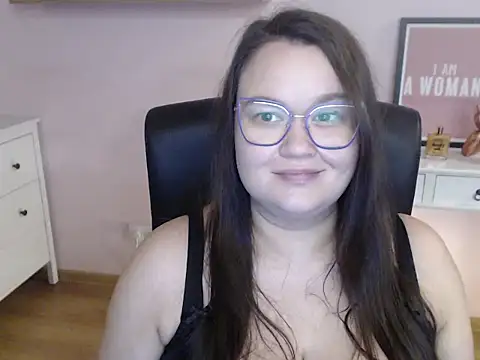 HollyDanceSoul live sex cam