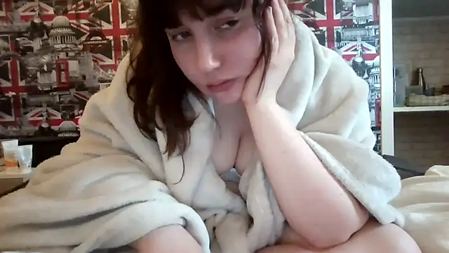 Lynylou live sex cam