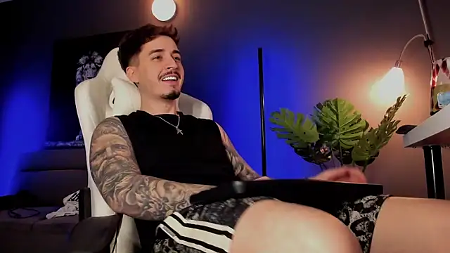 uptomatty live sex cam