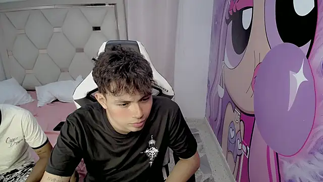 Maxwell_boys live sex cam