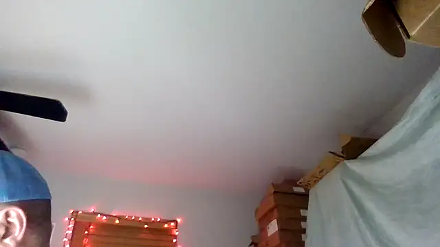 2playforeplay's cam snapshot