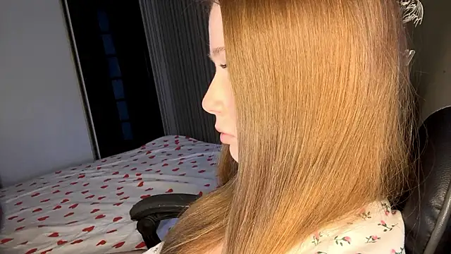 EmilyBubble's cam snapshot