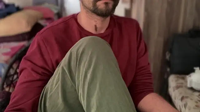 MakeMeAwareAah's cam snapshot