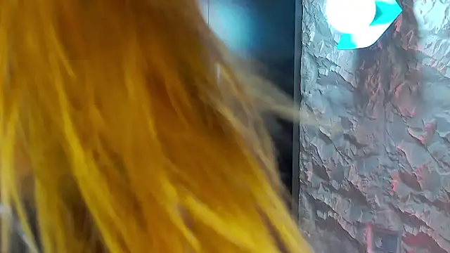 MarilynNova live sex cam