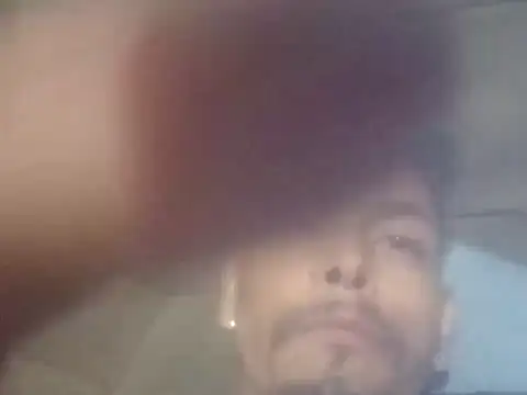 ConfidedAward's cam snapshot