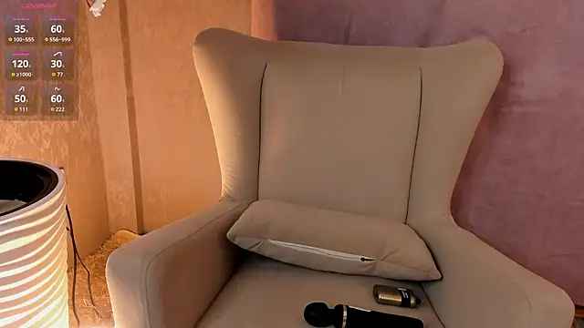 LuxEverly's cam snapshot