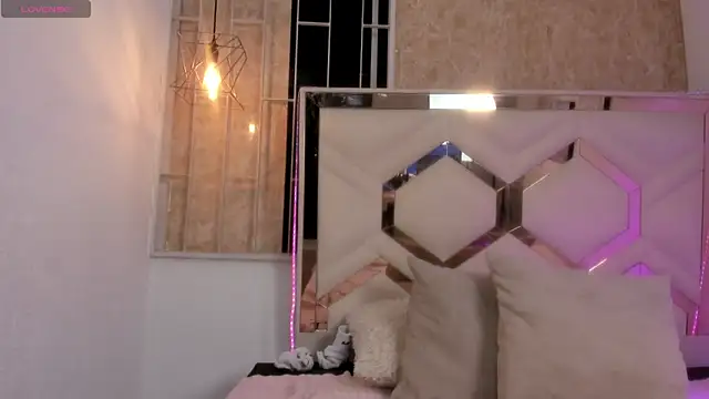 Venuss1_'s cam snapshot